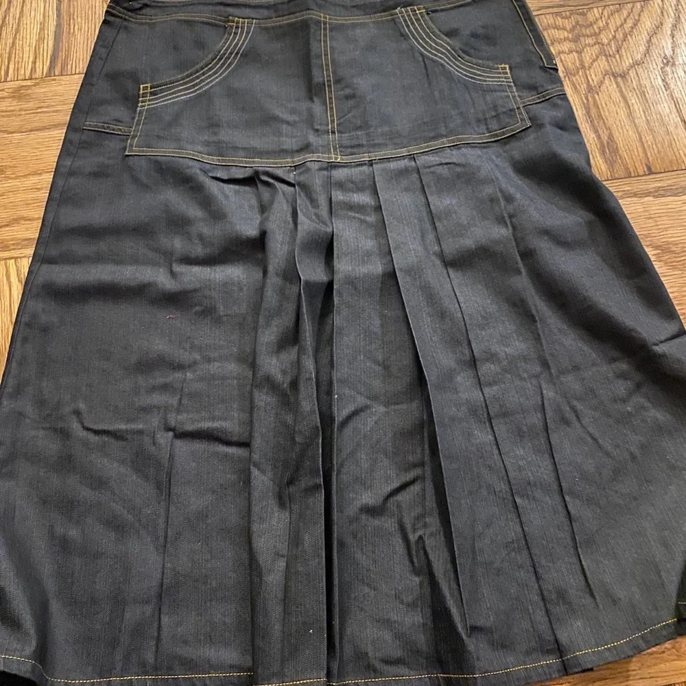 Skirts like new condition. Size and price on photo. Ask for a bundle price. - Picture 8 of 10